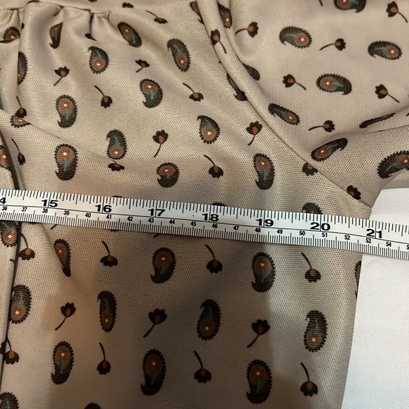 Cool vintage dress, not tags see pics for measurements and blemishes - Picture 8 of 10